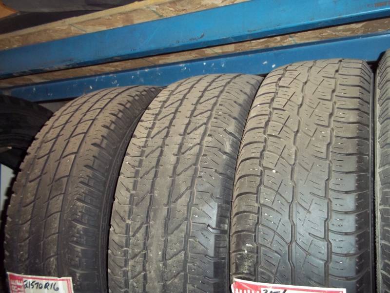lot 63 image: Set of 3 21570R16 Tires