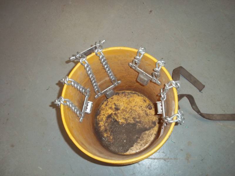 lot 84 image: Tire Traction Devices