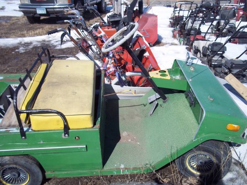 lot 103 image: Cushman for parts or repair