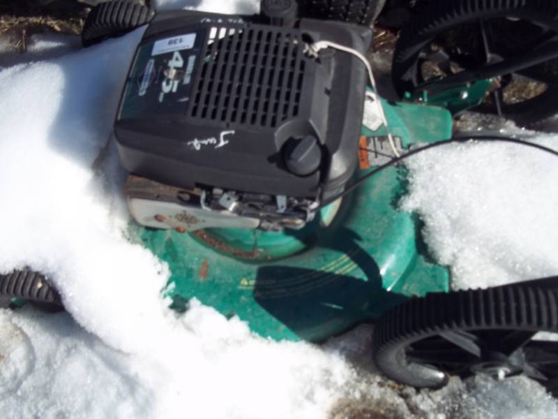 lot 139 image: Push Mower for parts or repair