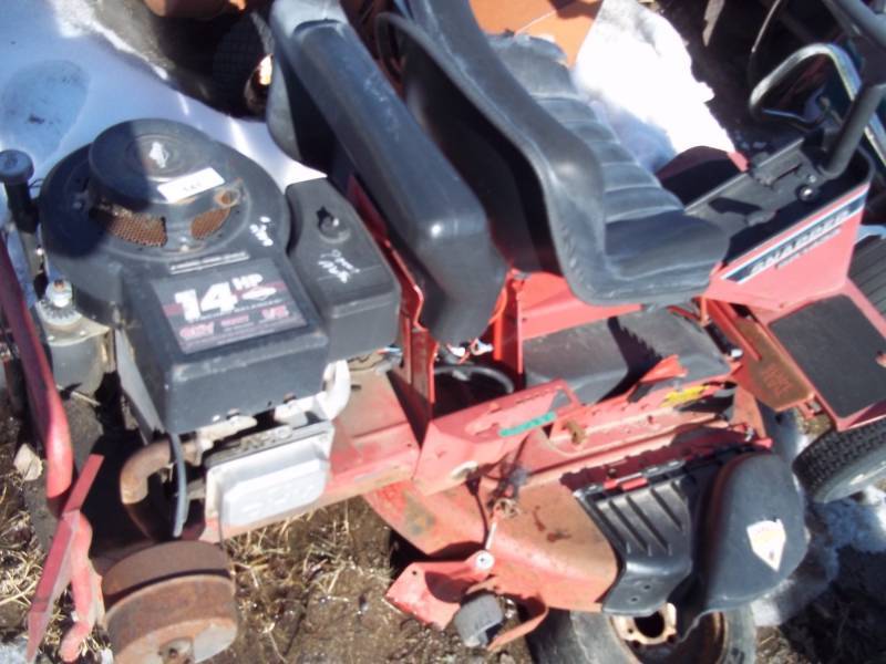 lot 141 image: Riding Lawn Mower for parts or repair