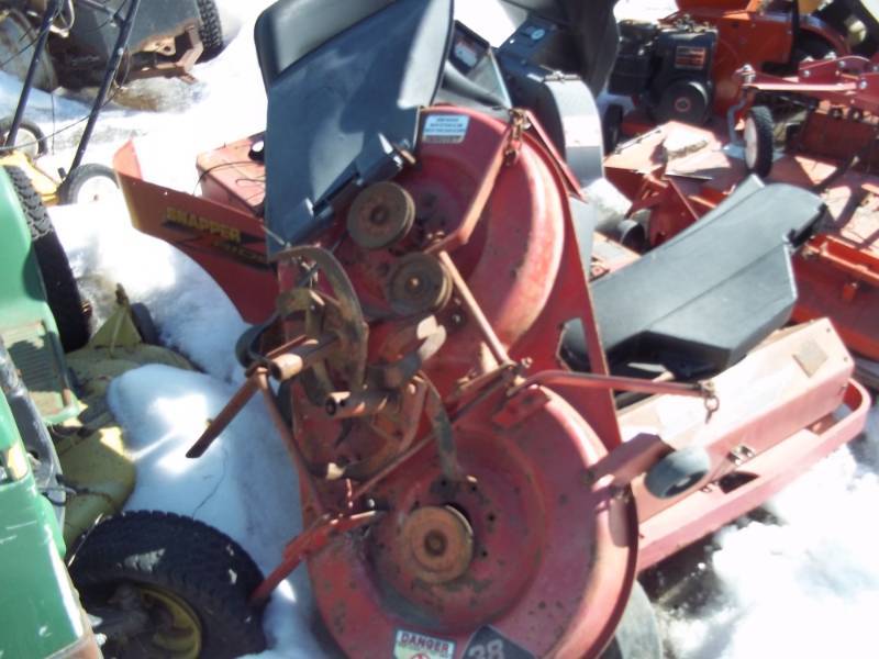 lot 168 image: Riding Lawn Mower for parts or repair