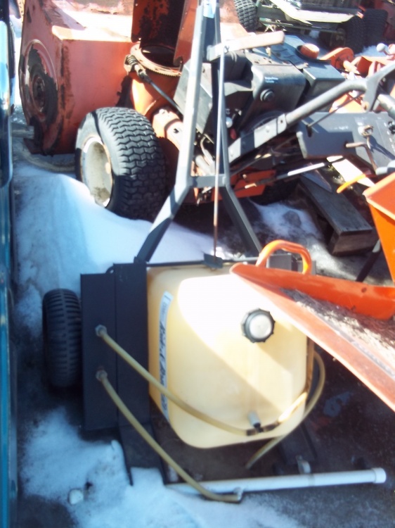 lot 171 image: Yard Sprayer