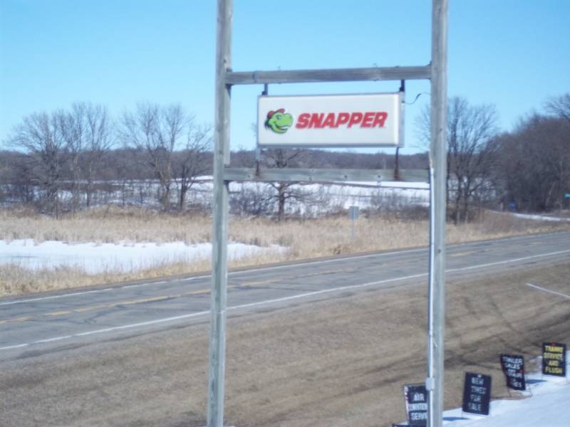 lot 194 image: Snapper Lighted Sign Double Sided