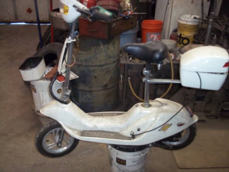 lot 192 image: Electric Scooter
