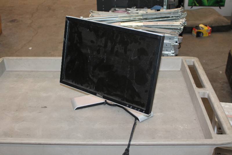 lot 85 image: Lot of (5) Dell 1907FPT Monitors