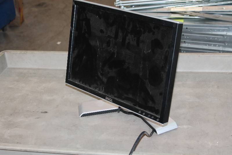 lot 87 image: Lot of (5) Dell 1907FPT Monitors