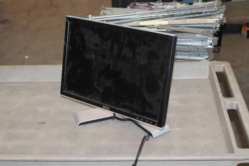lot 89 image: Lot of (5) Dell 1907FPT Monitors