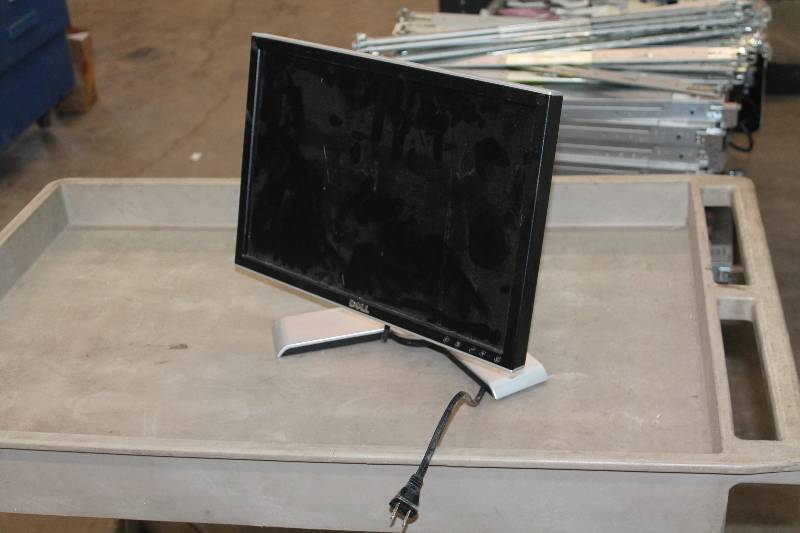 lot 92 image: Lot of (5) Dell 1907FPT Monitors
