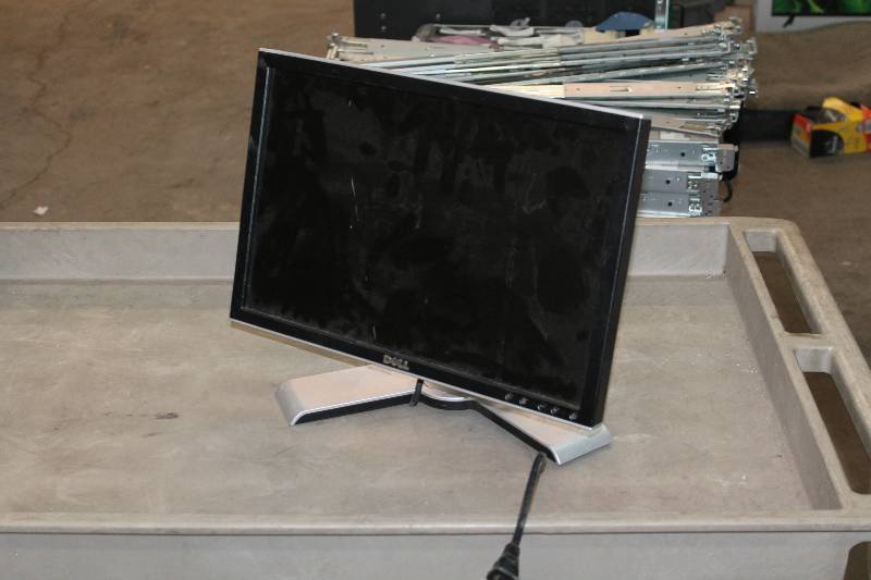 lot 93 image: Lot of (5) Dell 1907FPT Monitors