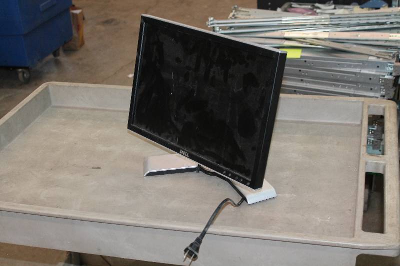 lot 94 image: Lot of (5) Dell 1907FPT Monitors