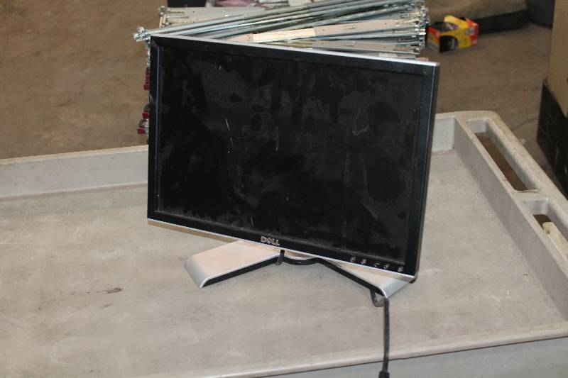 lot 97 image: Lot of (5) Dell 1907FPT Monitors