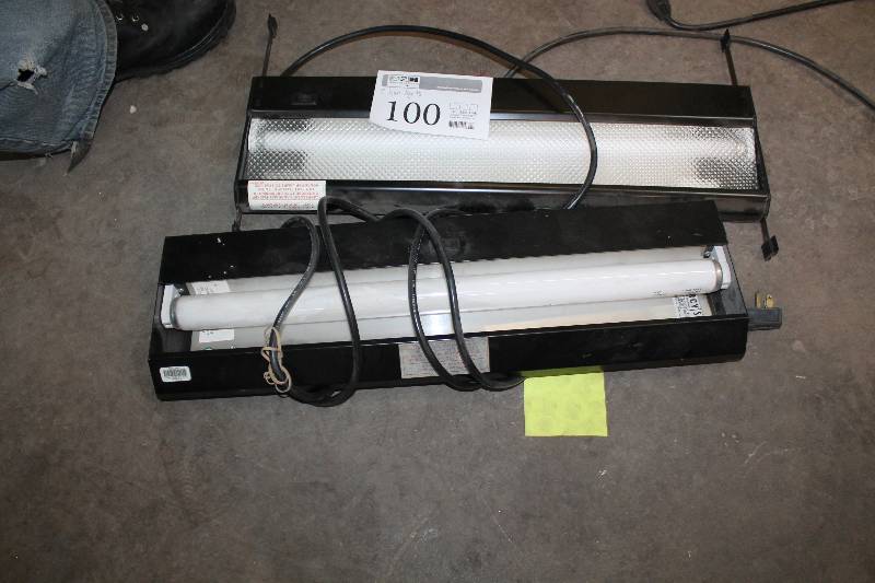 lot 100 image: Lot of (2) Office Desk Bar Lights