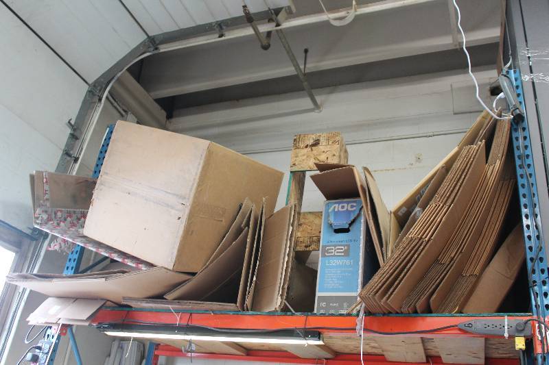 lot 102 image: Box Flats