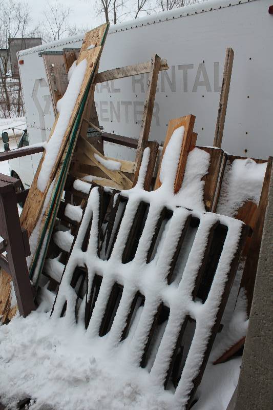 lot 103 image: Misc Wood, Pallets