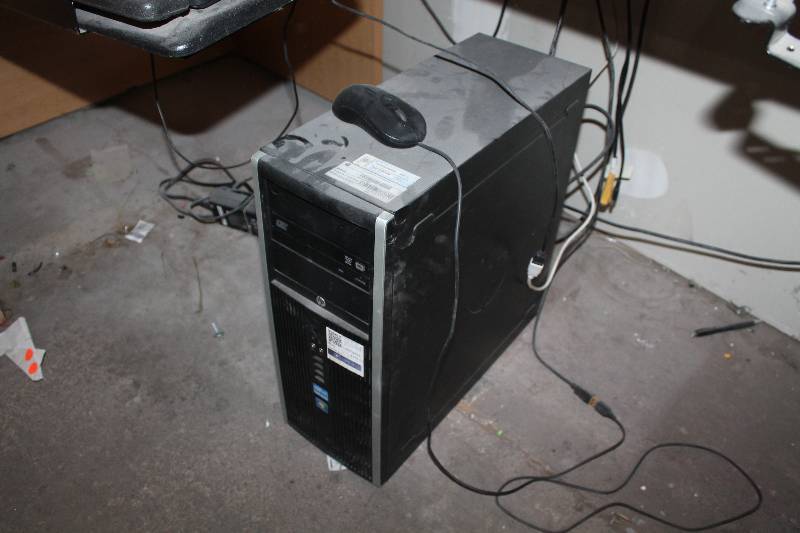 lot 112 image: HP Computer Tower w Windows 10 OS