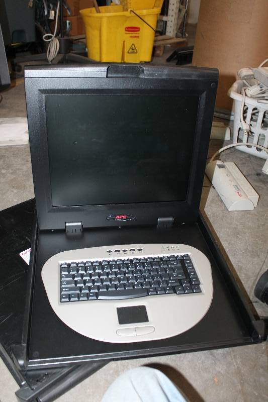 lot 22 image: APC Laptop