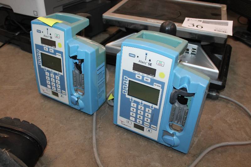 lot 28 image: Lot of (2) Alaris SE Volumetric Infusion Systems