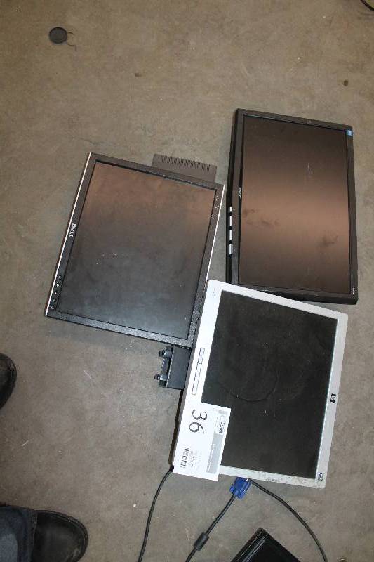 lot 36 image: Lot of (3) Computer Monitors - Dell, Acer, HP