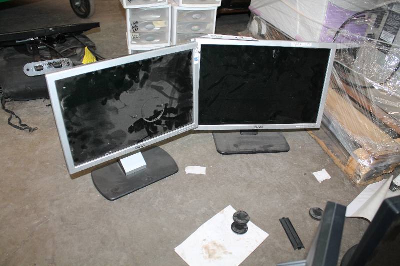 lot 41 image: Lot of (2) Dell Computer Monitors