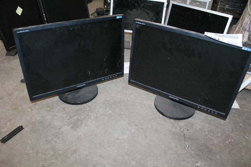 lot 40 image: Lot of (2) Samsung SyncMaster 225BW Computer Monitors
