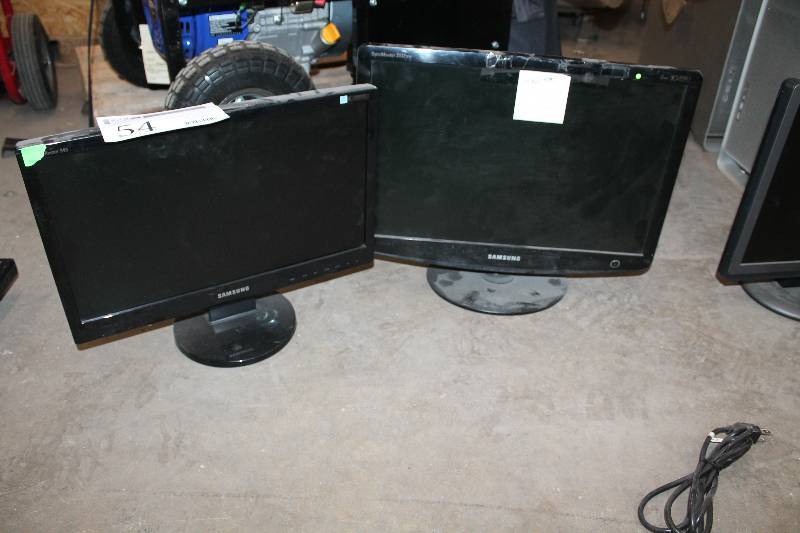 lot 54 image: Lot of (2) Samsung SyncMaster 943,2032NW Computer Monitors