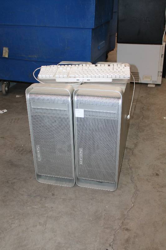lot 11 image: Lot of (2) Powermac G5