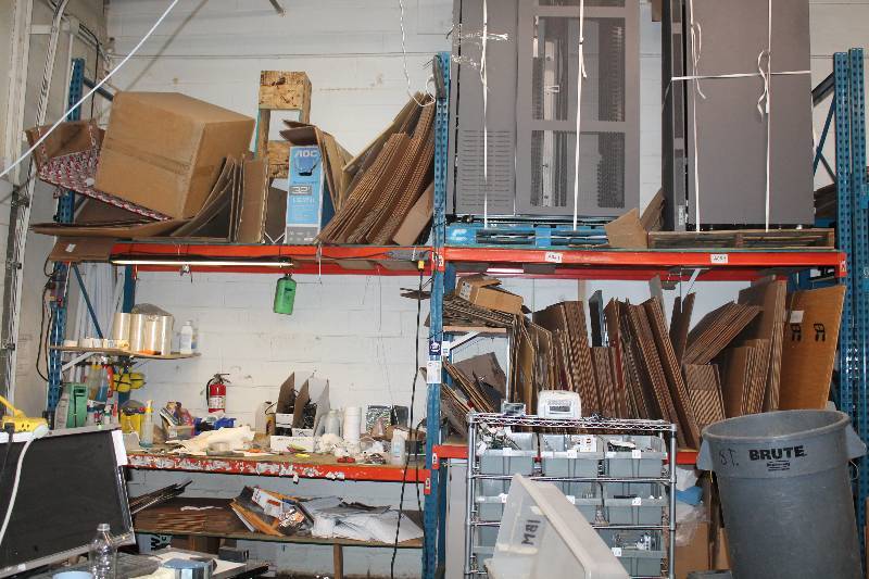 lot 6 image: Lot of (11) Pallet Racking - 3) Uprights, 8) Beams