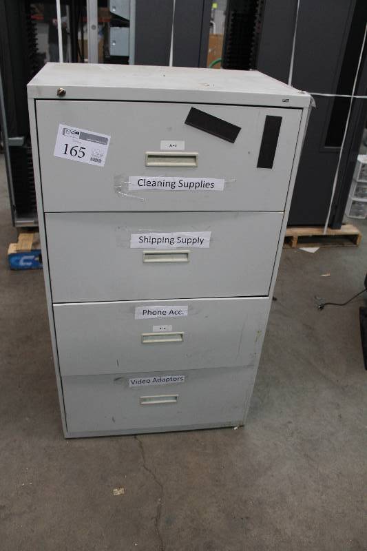 lot 165 image: 4-Drawer Metal Lateral File Cabinet