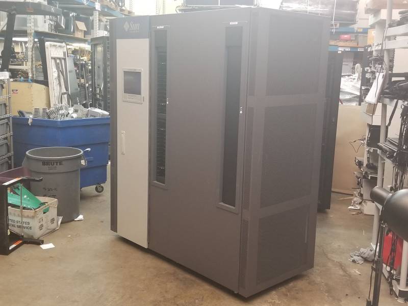 Oracle StorageTek SL3000 Modular Library System With Expansion Cabinet ...
