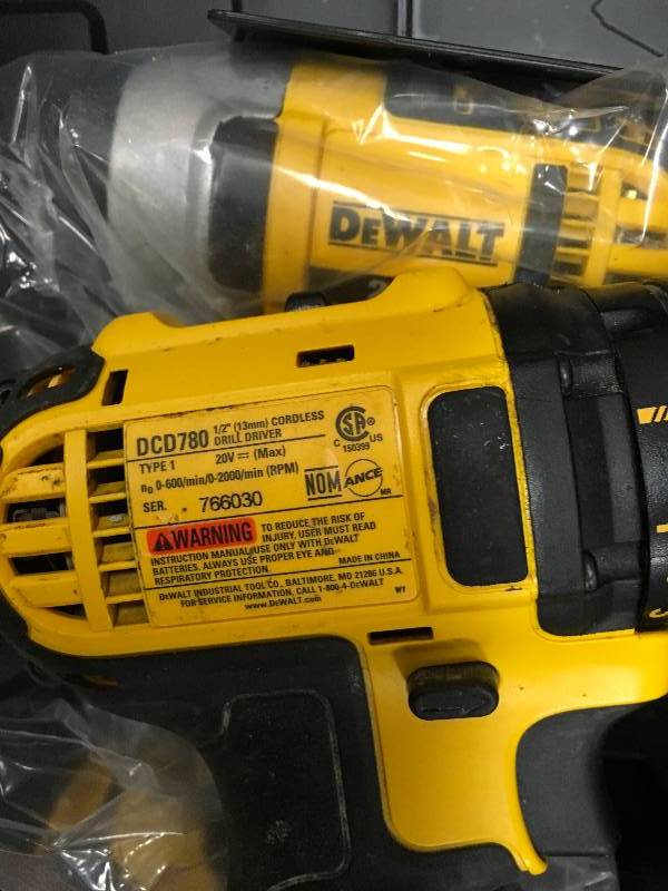 lot 8 image: DeWalt 20-Volt Max Lithium-Ion Cordless Drill Driver Impact Combo Kit (2 Tool) w 1 Battery, Charger and Case in like new condition