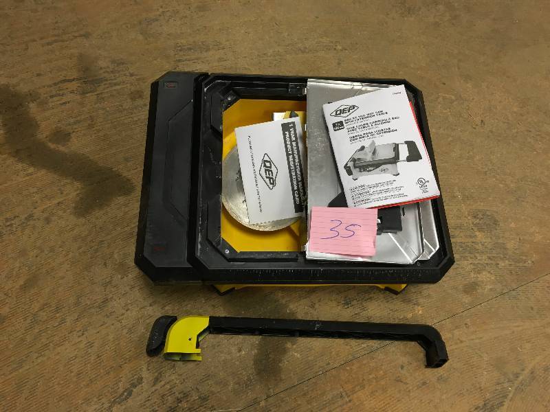 lot 35 image: QEP 22650 34 HP 120-volt Tile Saw for Cutting of Ceramic and Porcelain Tile in like new condition