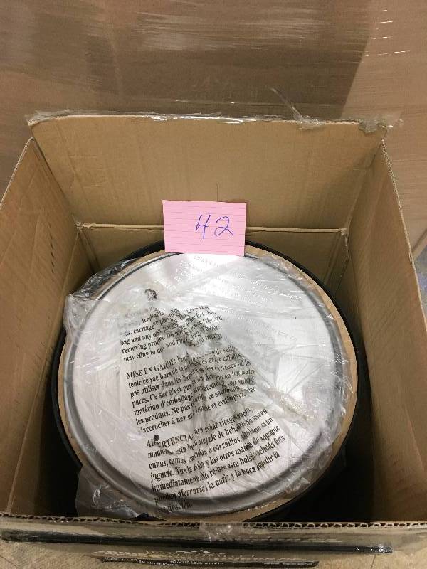 lot 42 image: RiverGrille 30 qt. Turkey Fryer Package, Gray not used