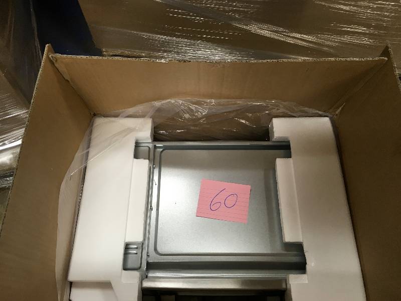 lot 60 image: Oster Convection Countertop Oven- Stainless Steel in like new condoition