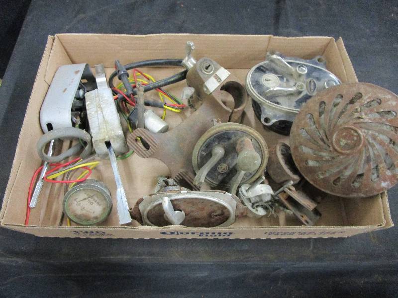lot 3 image: Various Switches