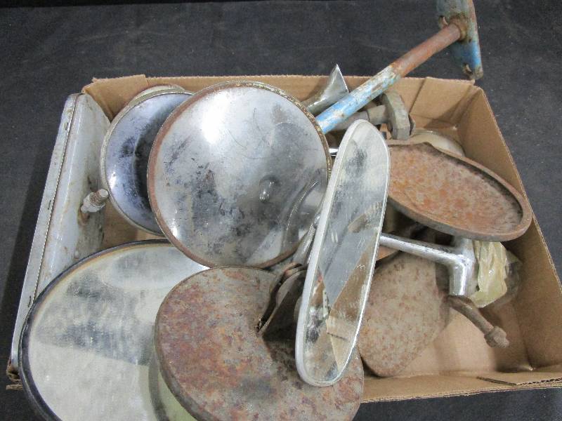 lot 4 image: Arrorted Mirrors