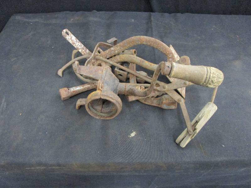 lot 11 image: Old Steps and Misc Items