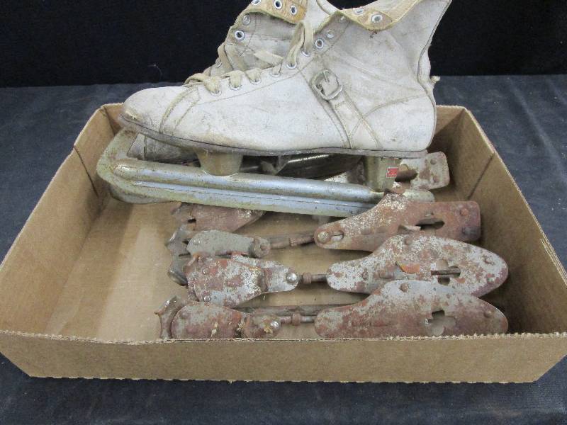 lot 15 image: Old Ice Skates