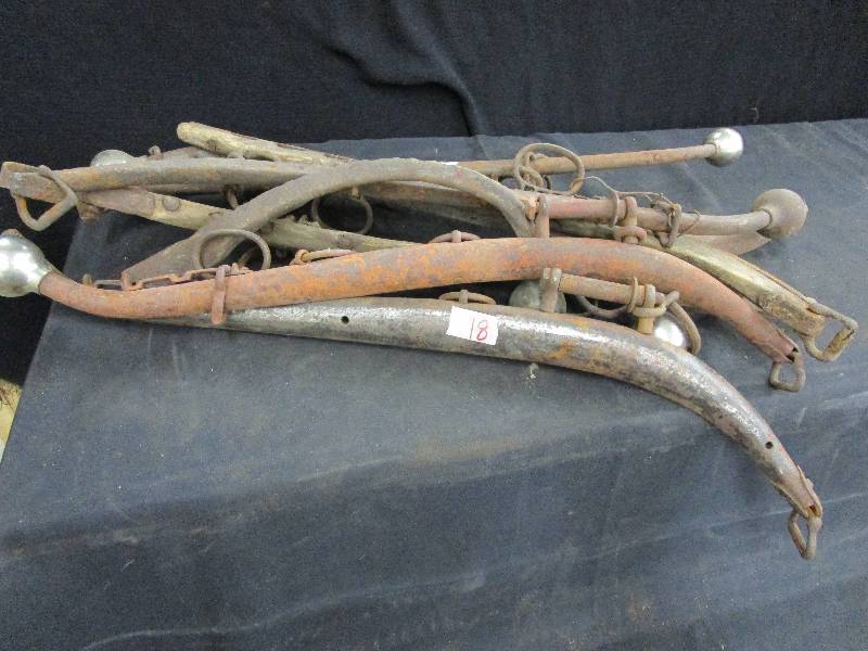lot 18 image: Various Hanes
