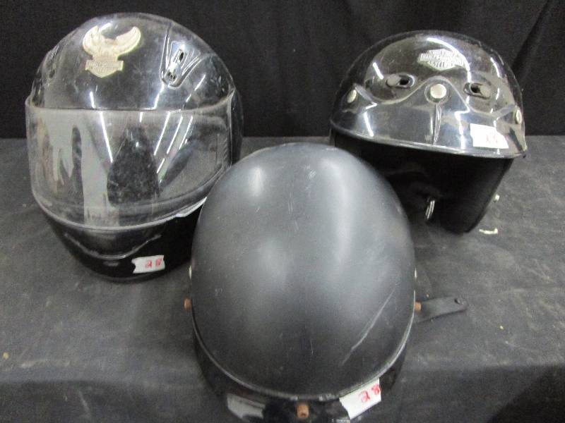 lot 28 image: Harley Davidson and CS Cruiser Various Helmets