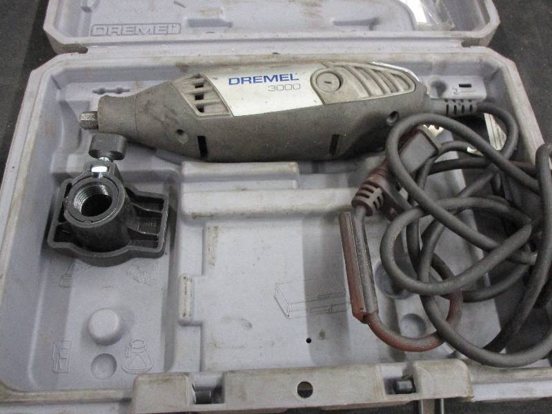 lot 34 image: Dremel 3000