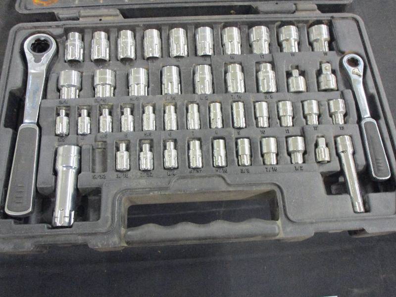 lot 36 image: Gear Ratchet Set