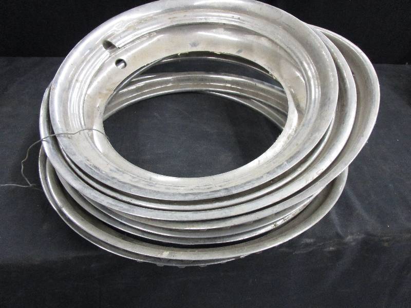 lot 46 image: Tire Rims
