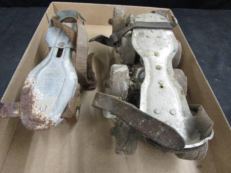 lot 49 image: Old Roller Skates