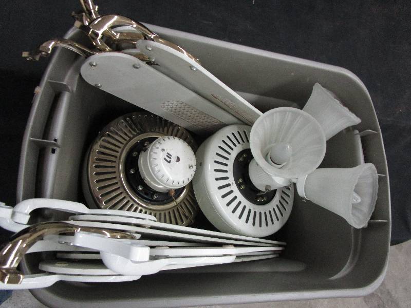 lot 51 image: Ceiling Fan