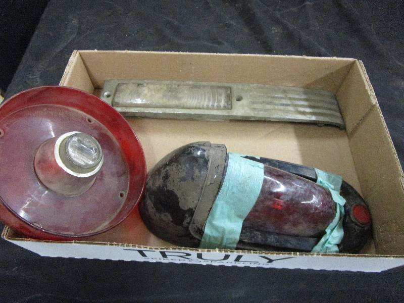 lot 67 image: Glass Lights