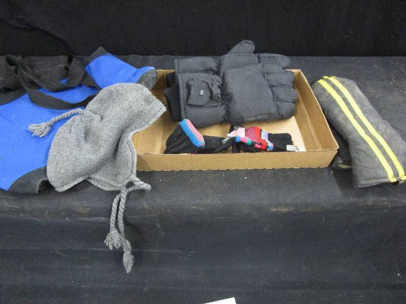 lot 73 image: Assorted Gloves and Hat