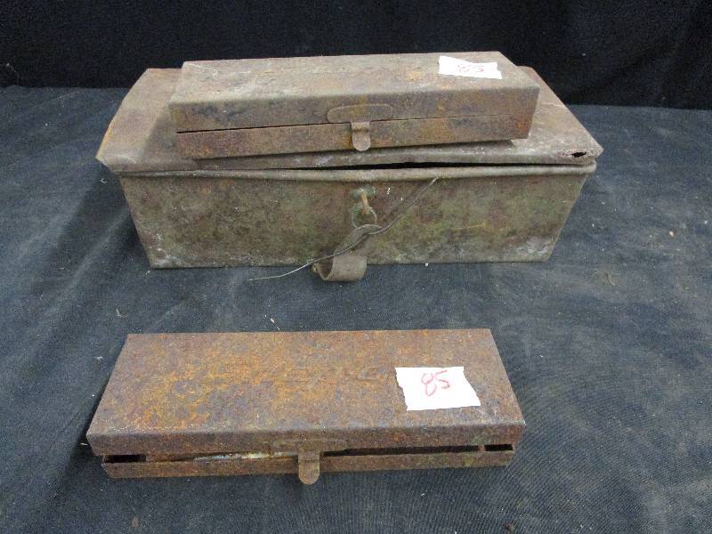 lot 85 image: 3 Rusty 2 boxes 2 are SNAP ON with burnt rusty tools inside