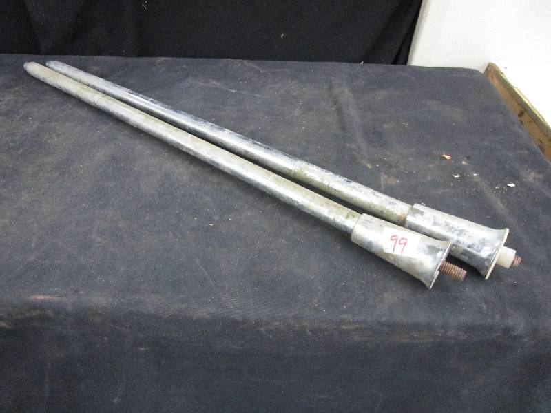 lot 99 image: Chrome car decorations for old car light on one