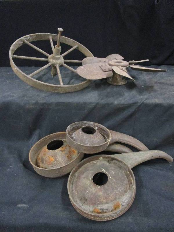 lot 115 image: Fan Blade, Metal Wheel(15) & Creamers Parts